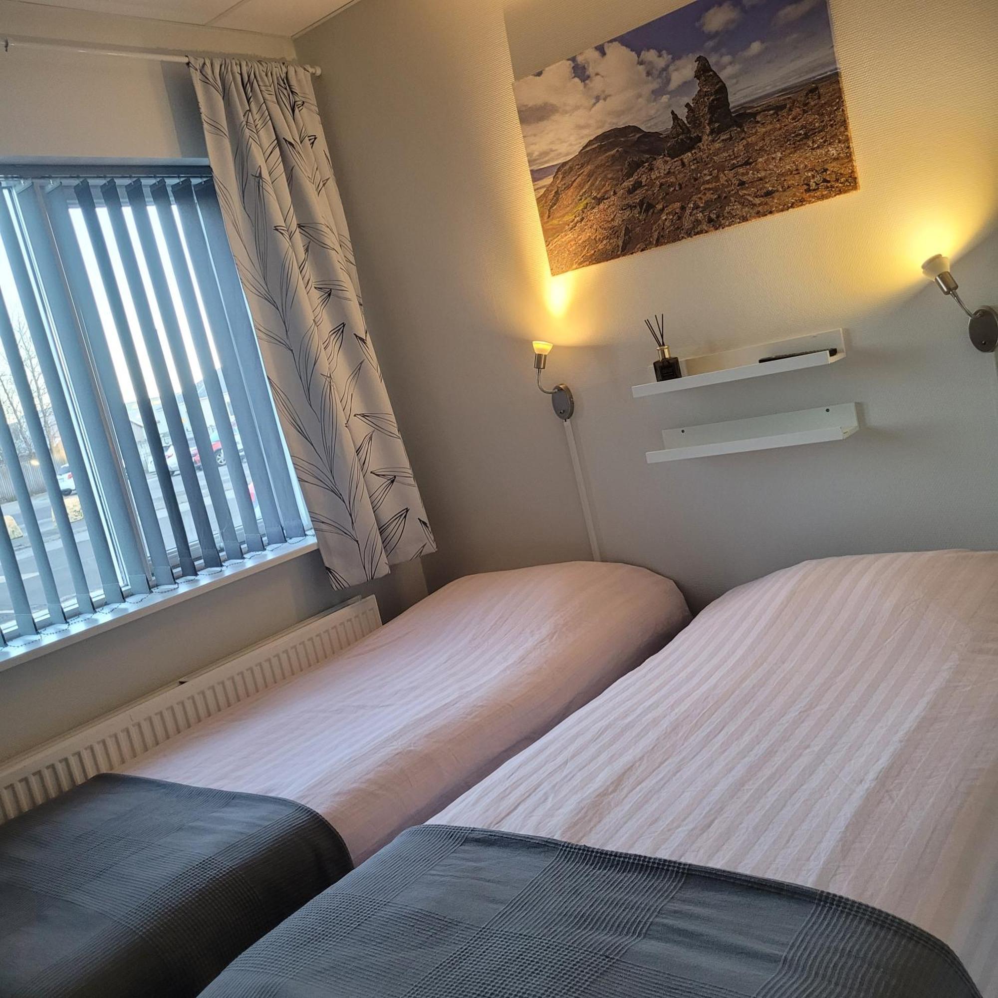 B&B Guesthouse - Bed And Breakfast Keflavik Centre Экстерьер фото